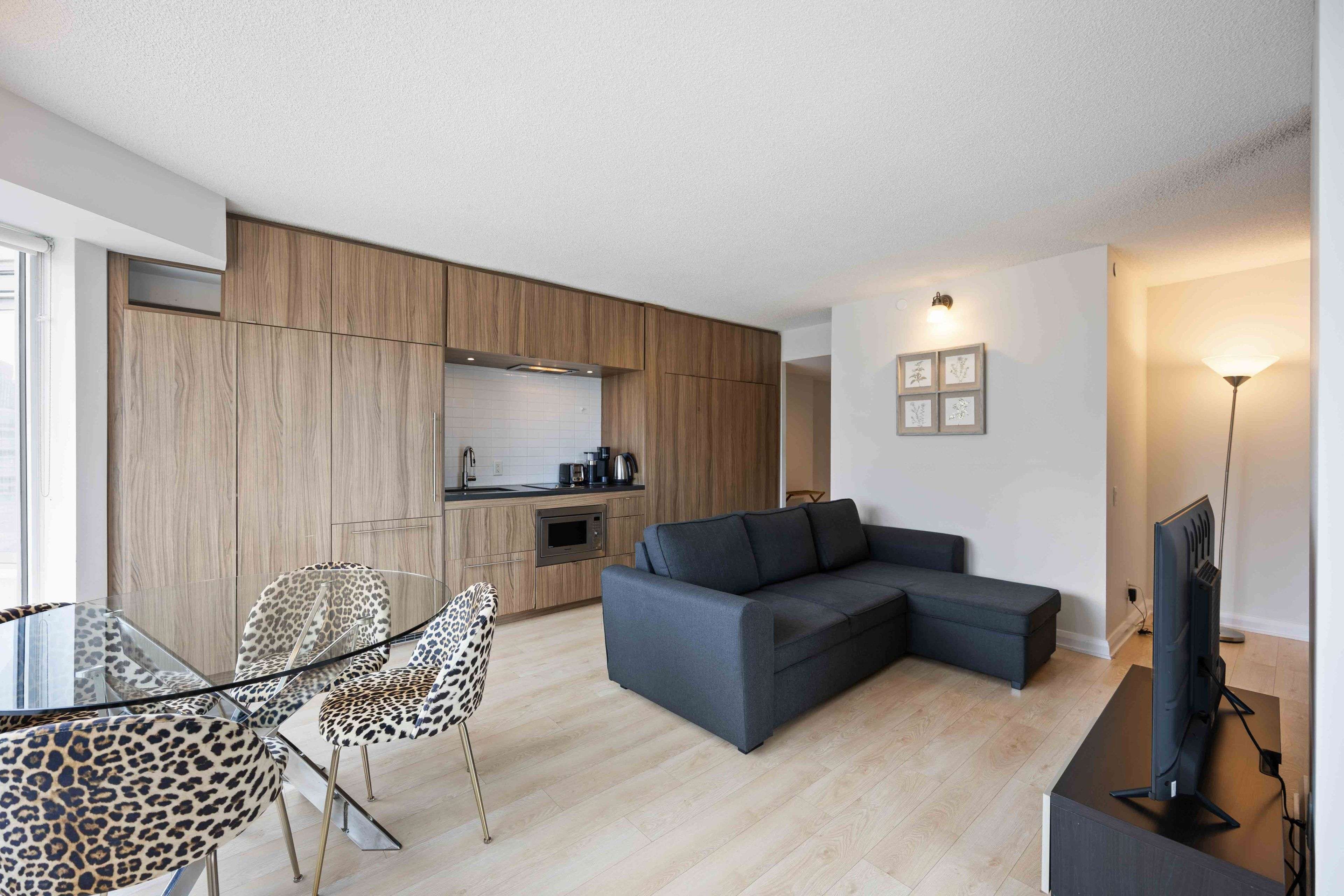 155 Yorkville AVE #2604, Toronto C02, ON M5R 0B4