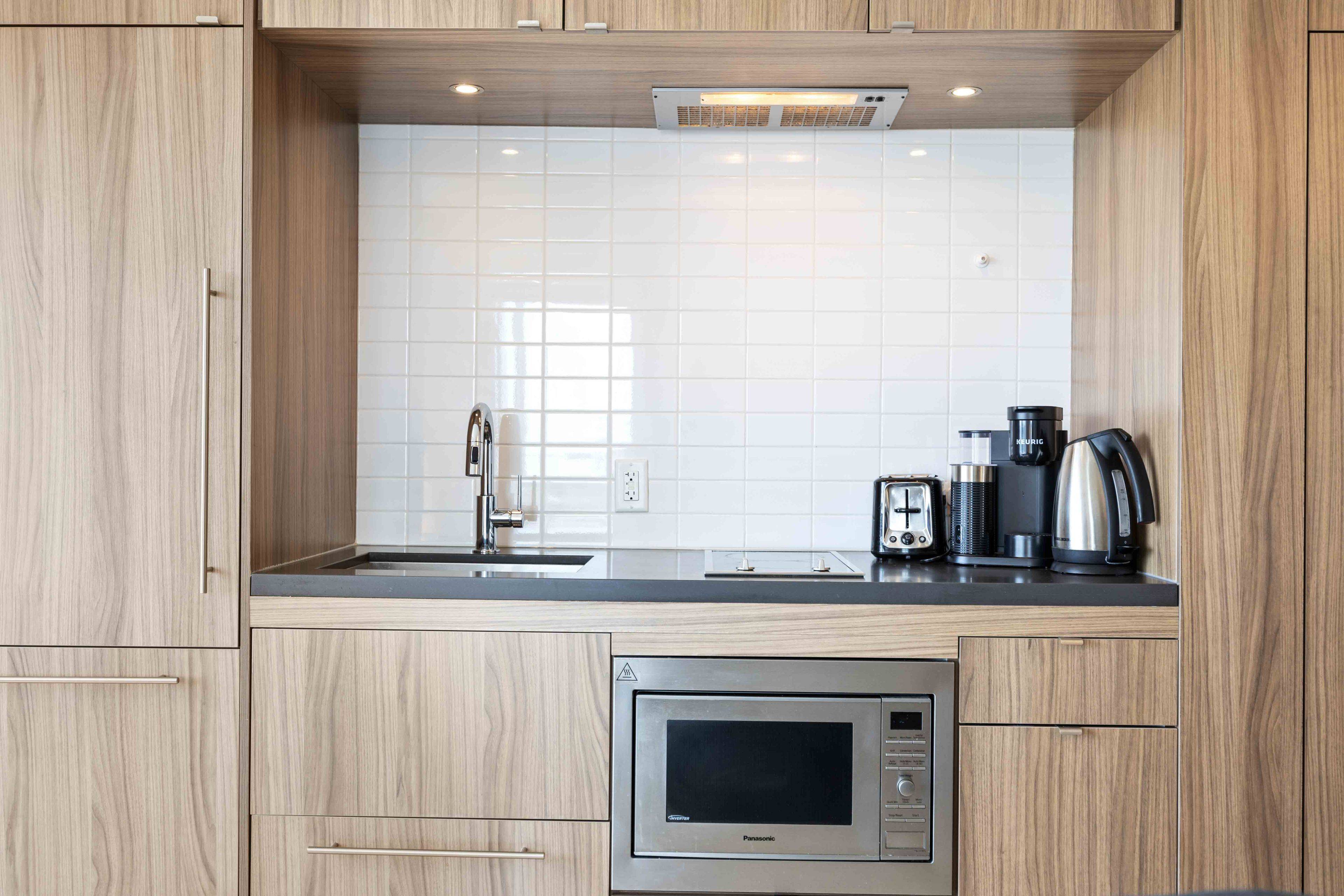 155 Yorkville AVE #2604, Toronto C02, ON M5R 0B4