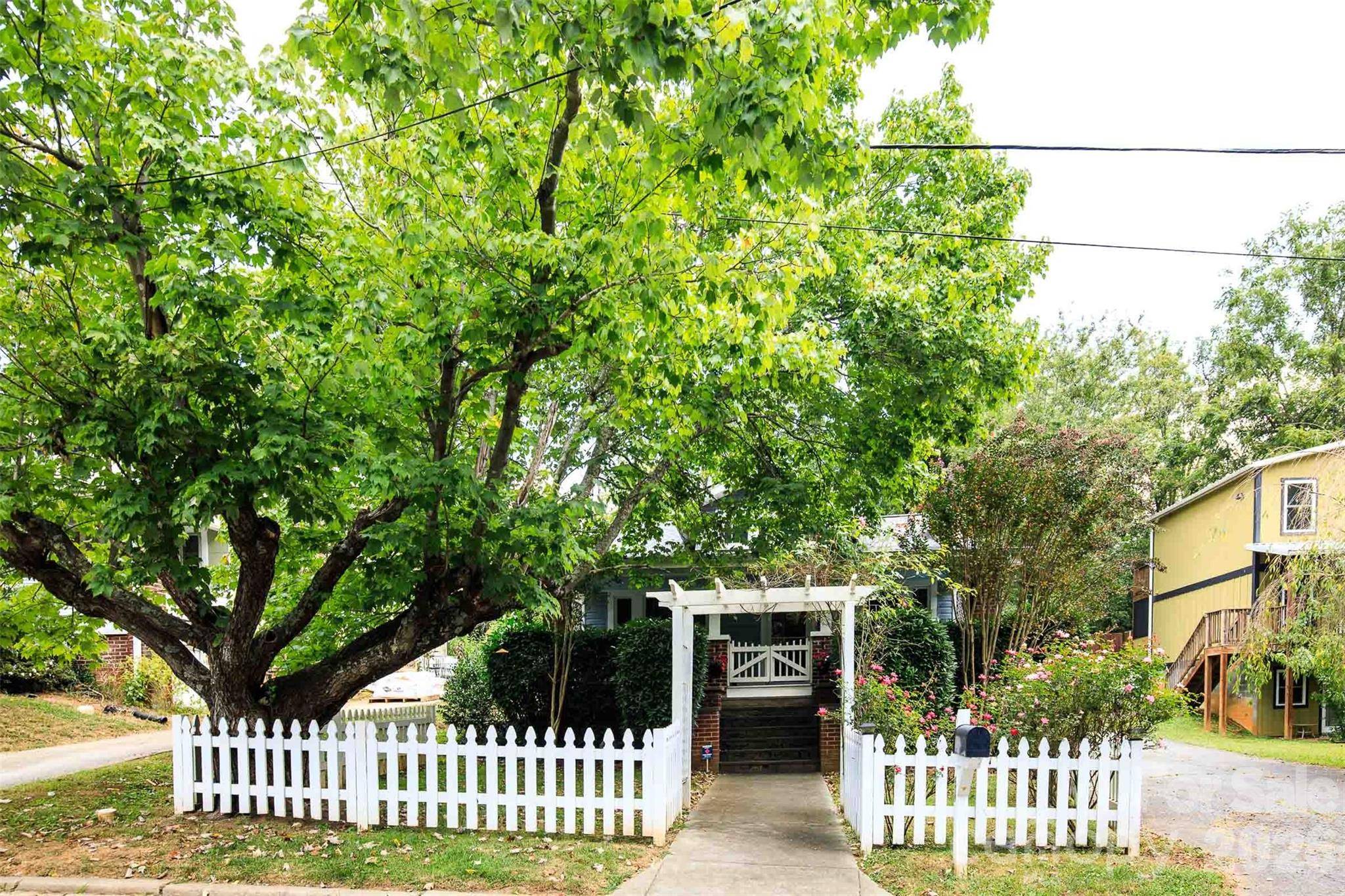 54 Belmont AVE #12, Asheville, NC 28806