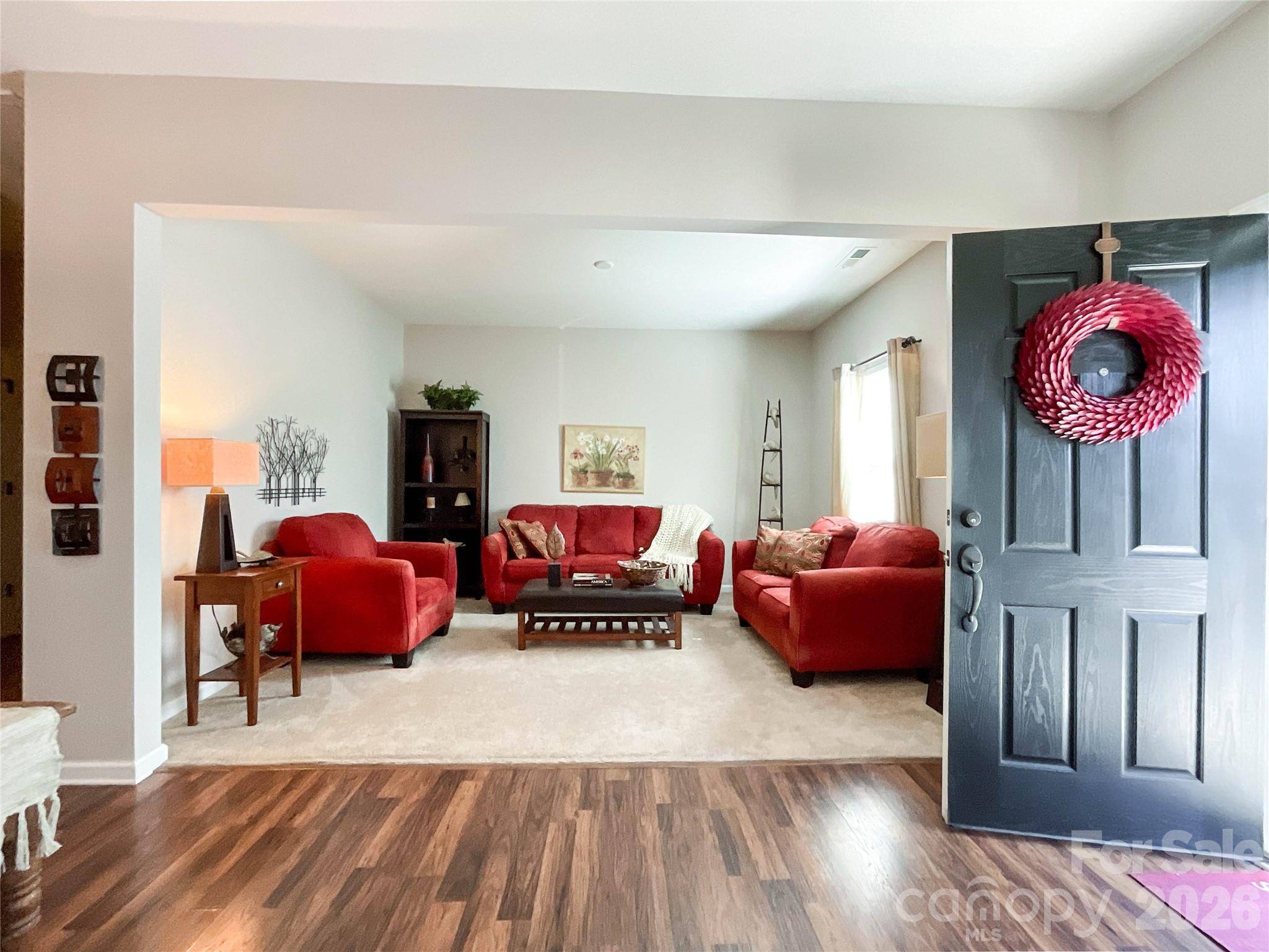2005 Yellow Daisy DR, Matthews, NC 28104