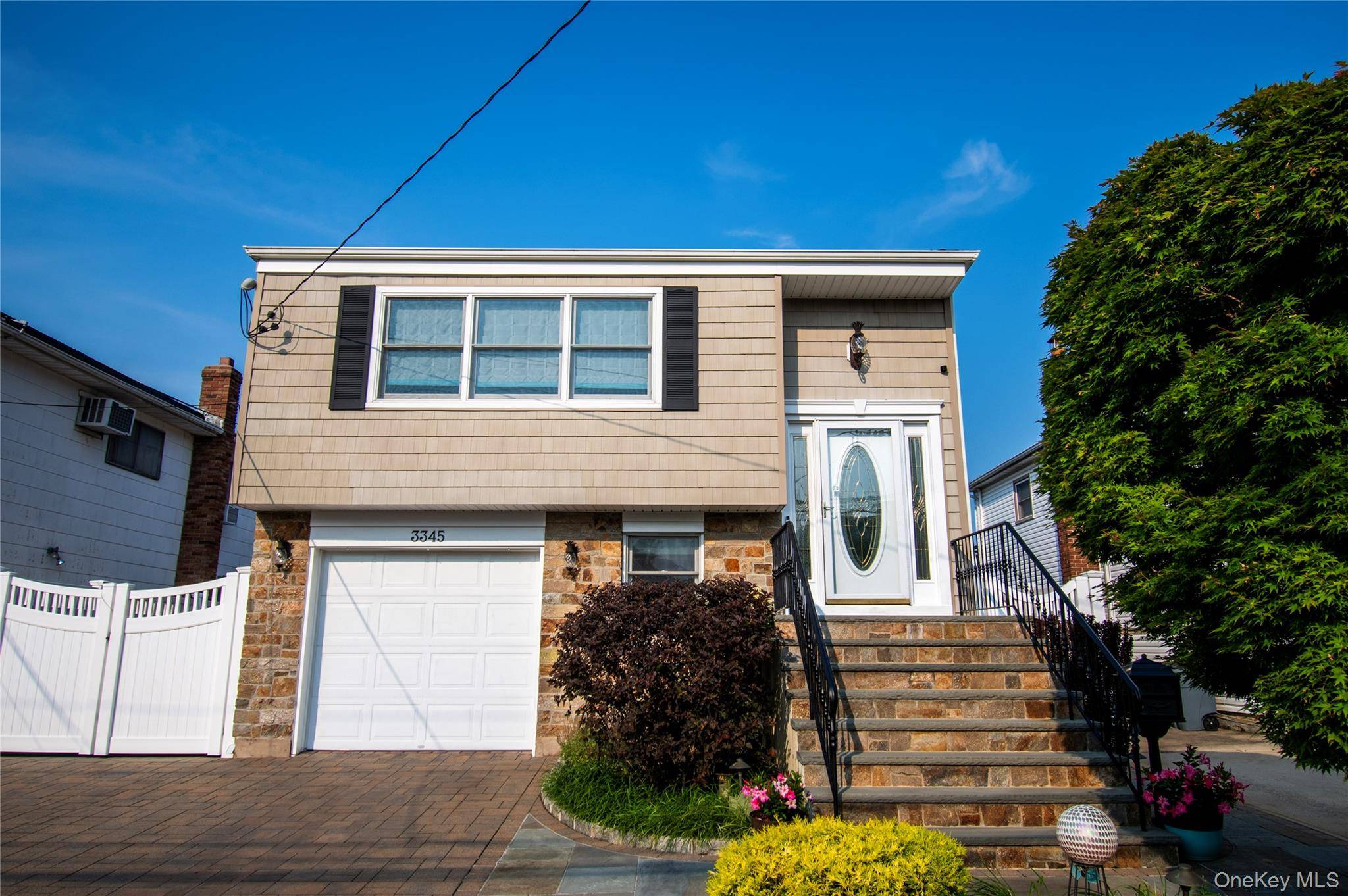 345 Parkway DR, Baldwin Harbor, NY 11510