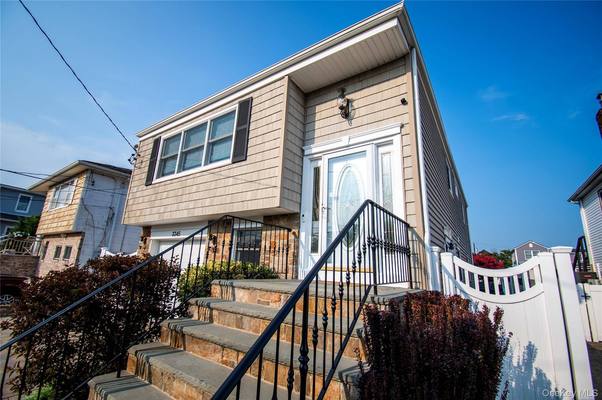 345 Parkway DR, Baldwin Harbor, NY 11510