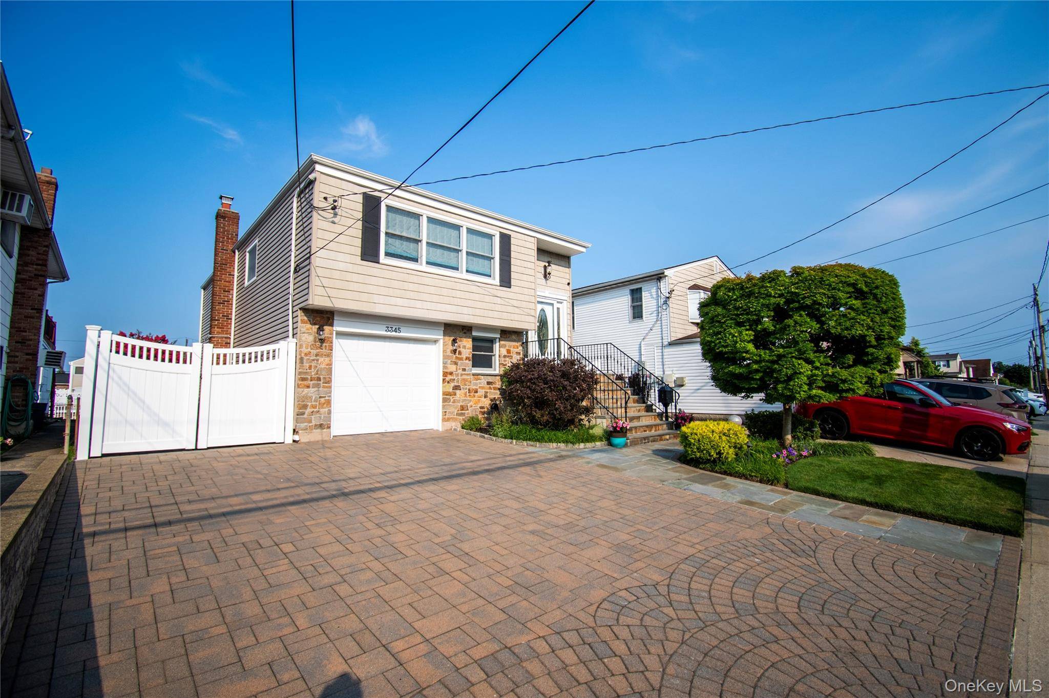 345 Parkway DR, Baldwin Harbor, NY 11510