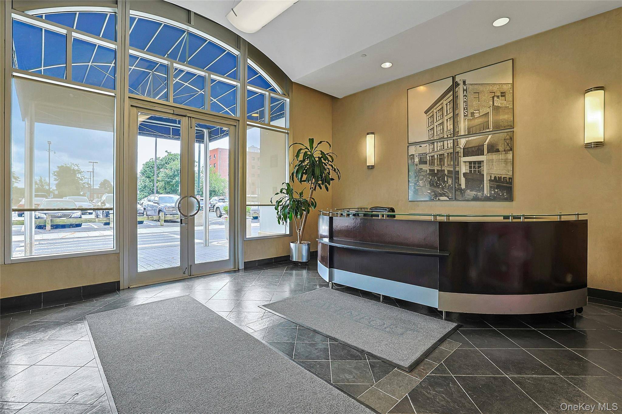 25 Leroy PL #PH1, New Rochelle, NY 10805