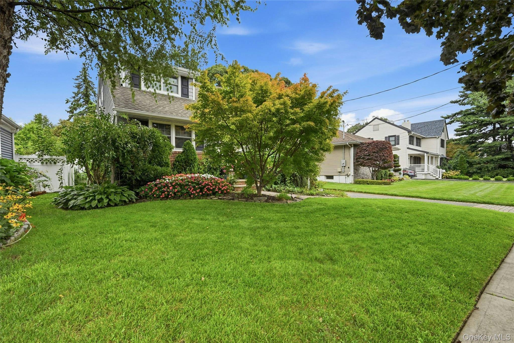 35 Reid AVE, Rockville Centre, NY 11570