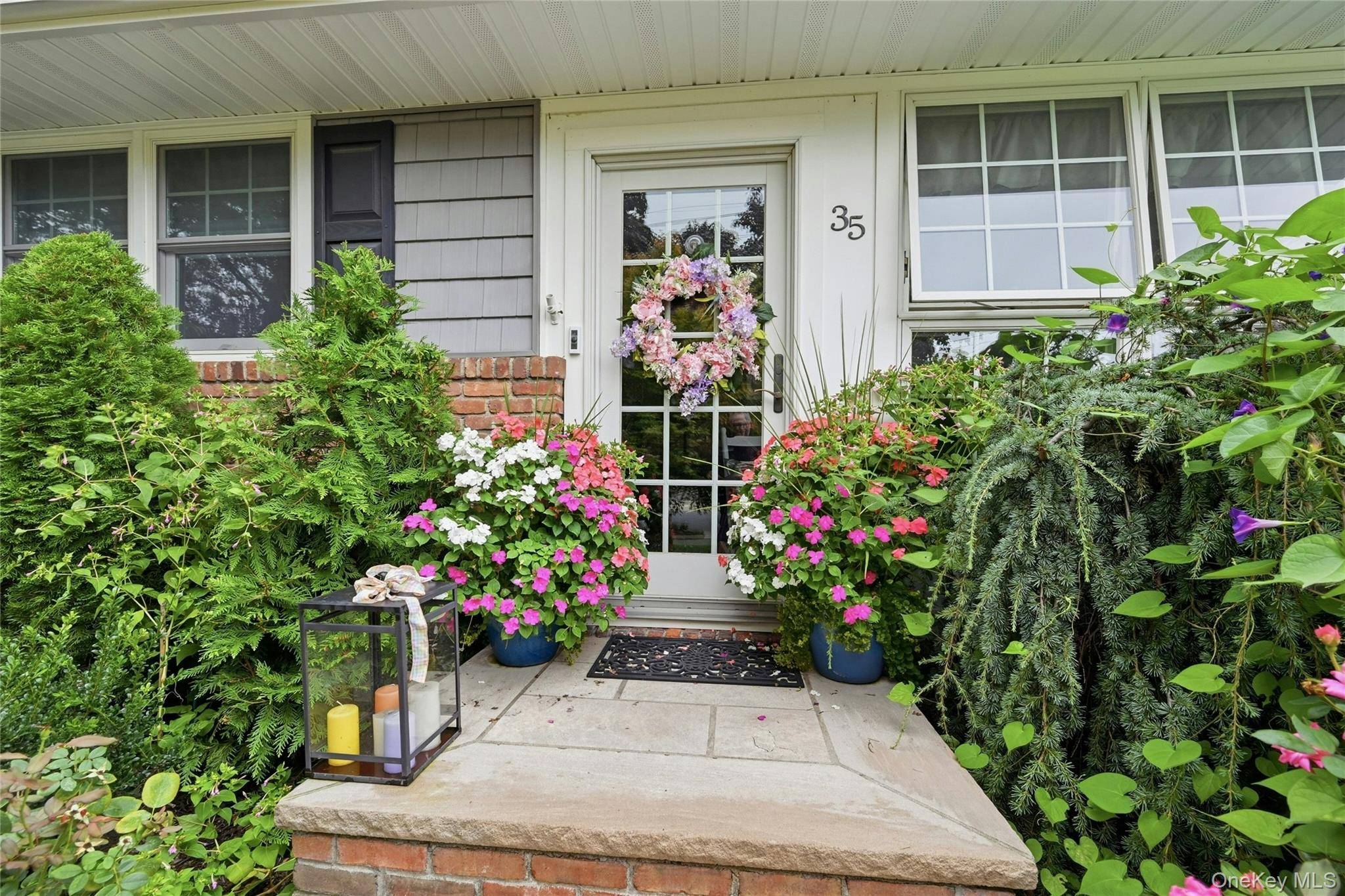 35 Reid AVE, Rockville Centre, NY 11570
