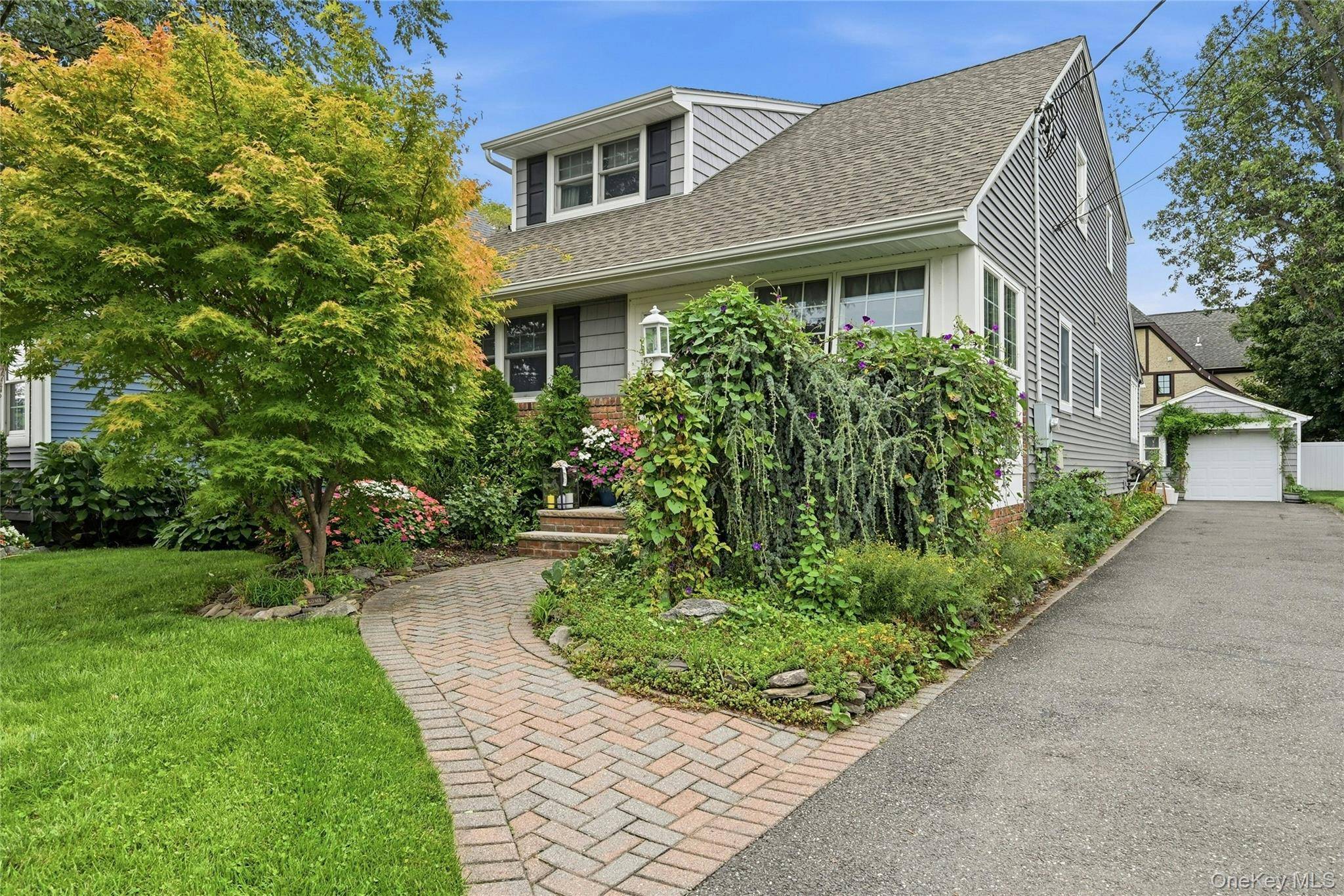 35 Reid AVE, Rockville Centre, NY 11570