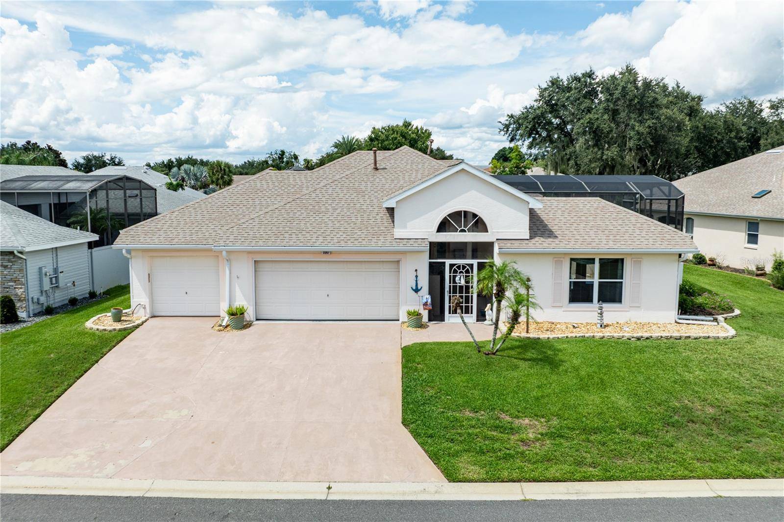 3347 SARATOGA DR, Tavares, FL 32778