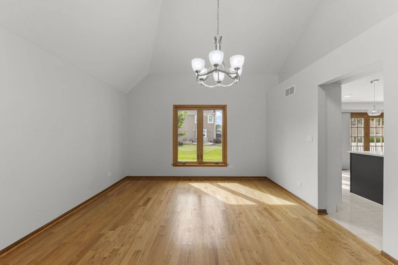 4532 Arbor View DR, Lisle, IL 60532