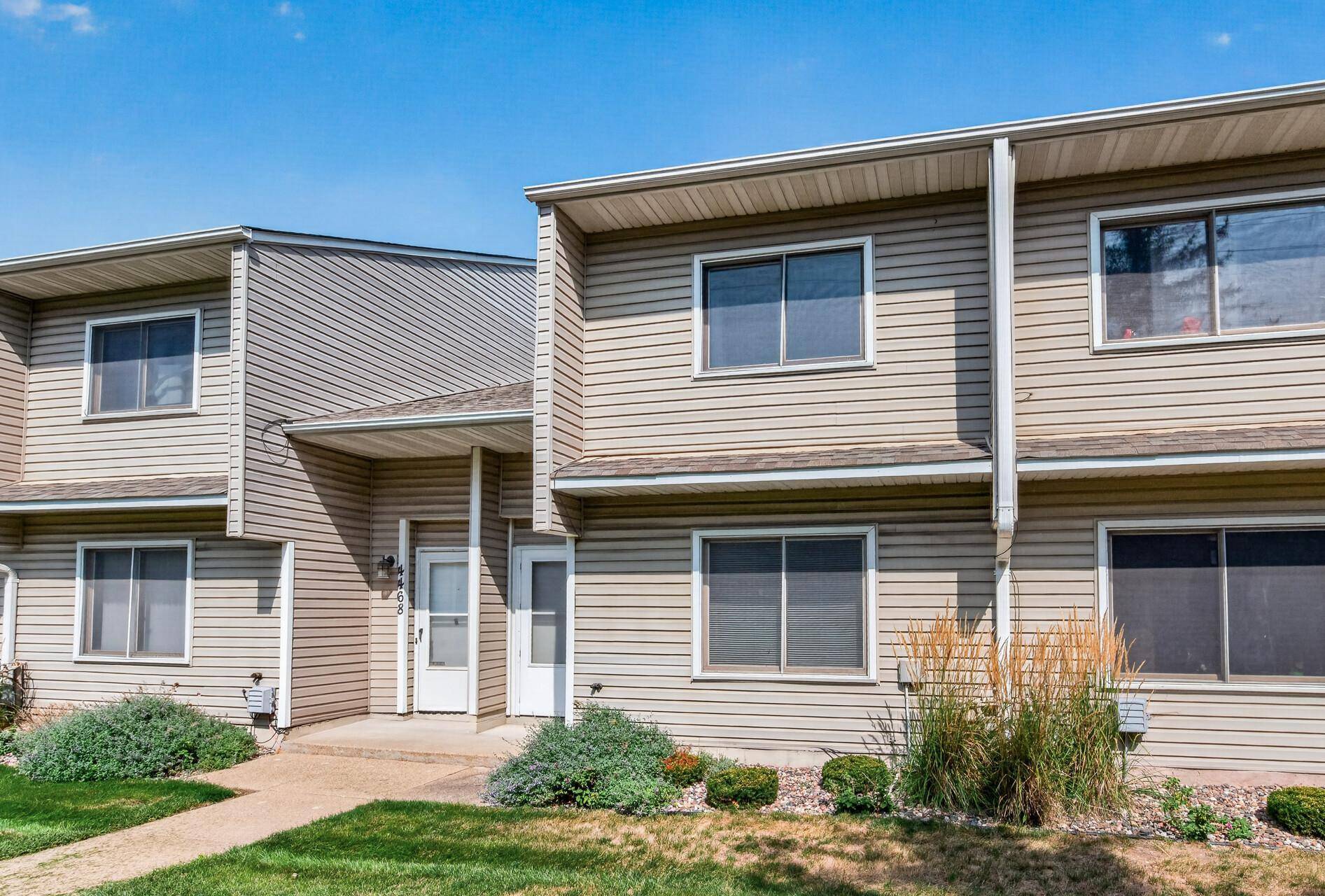 4464 Mccoll DR, Savage, MN 55378