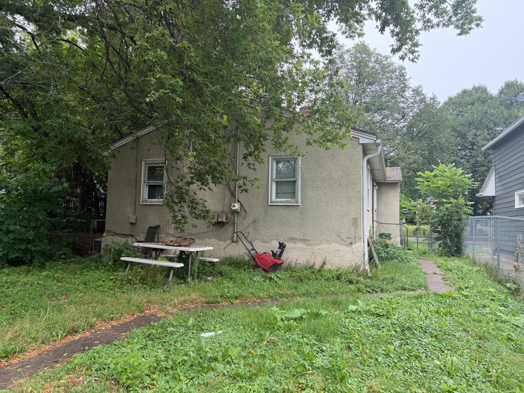 988 Fremont AVE, Saint Paul, MN 55106