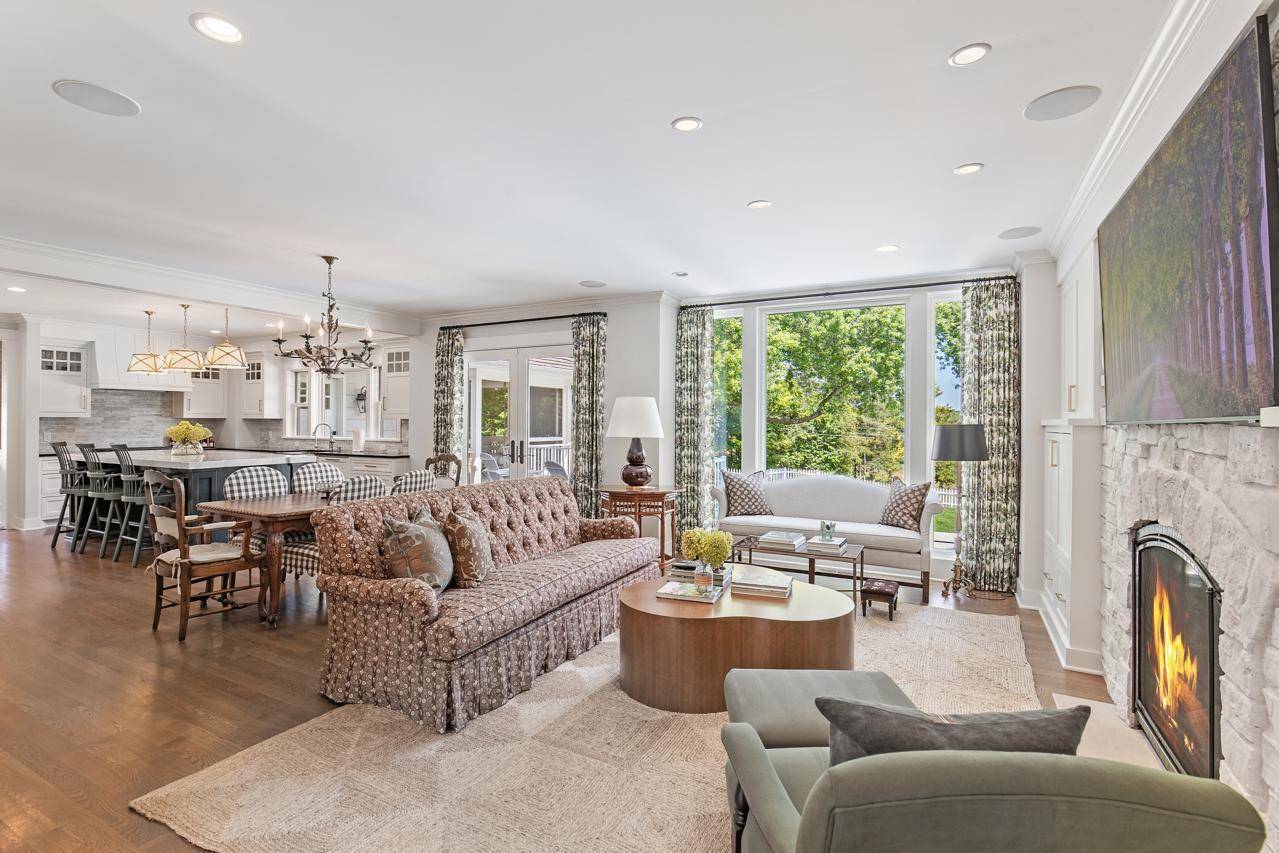 415 Highcroft RD, Wayzata, MN 55391