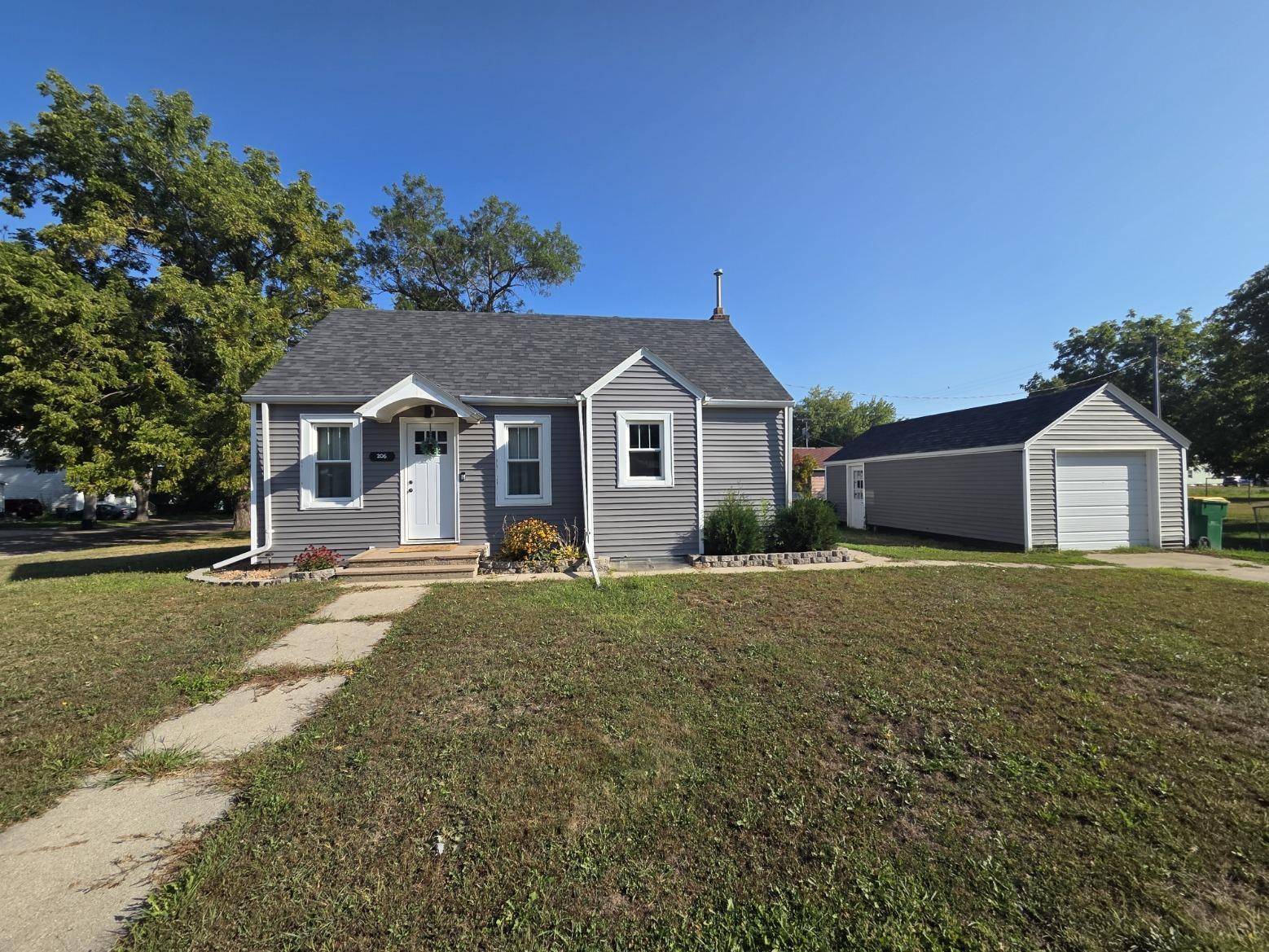 206 1st ST NE, Lidgerwood, ND 58053