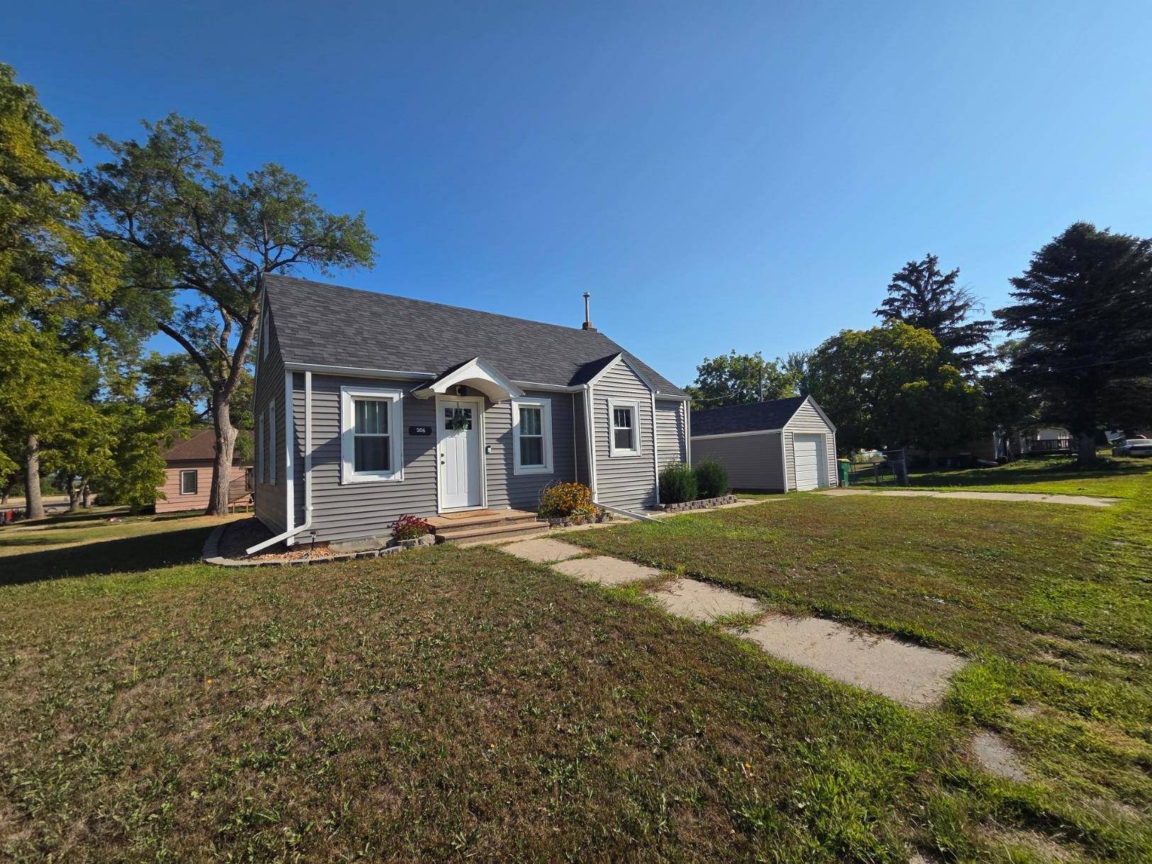 206 1st ST NE, Lidgerwood, ND 58053