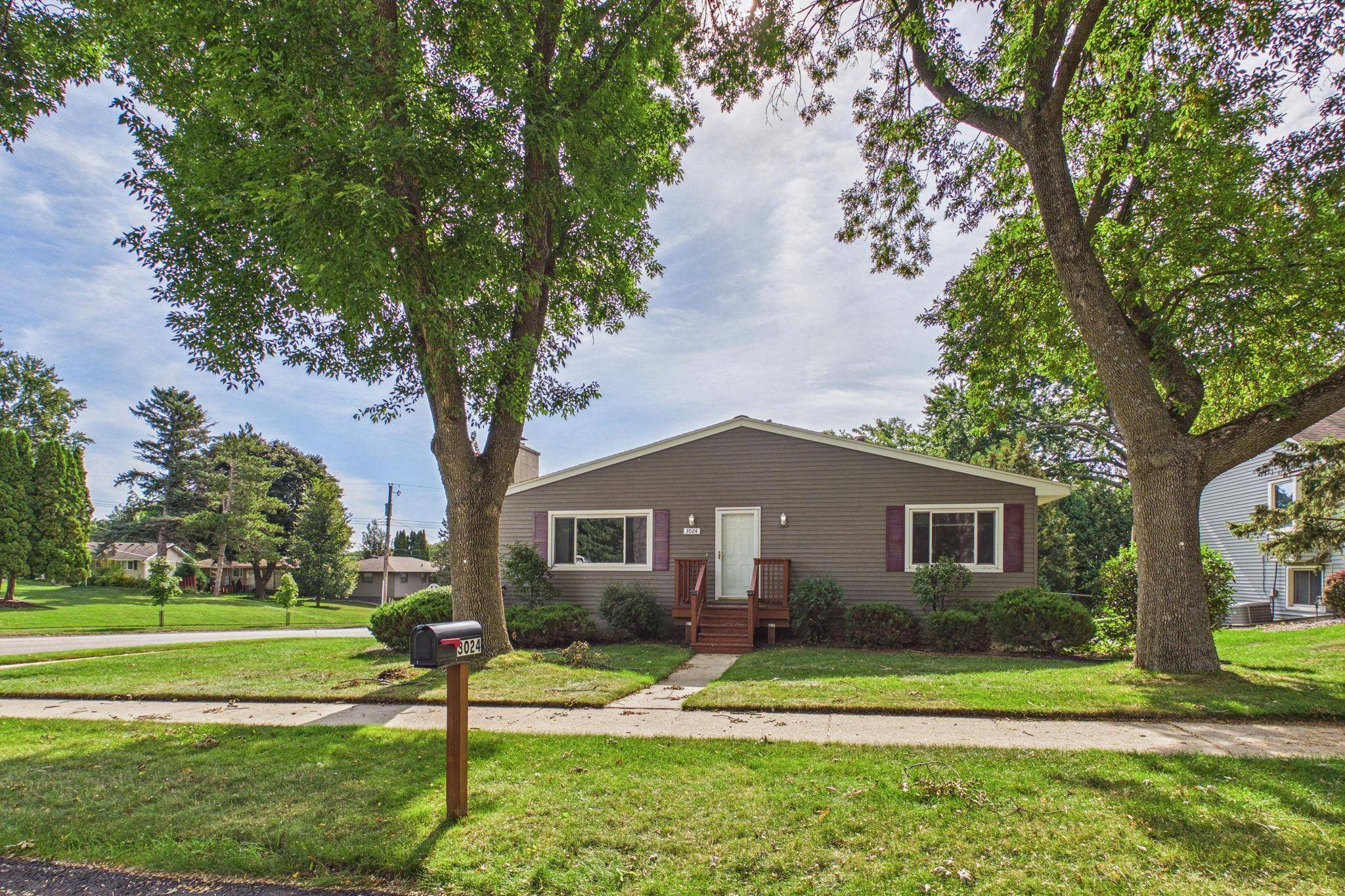 3024 Crescent LN NW, Rochester, MN 55901
