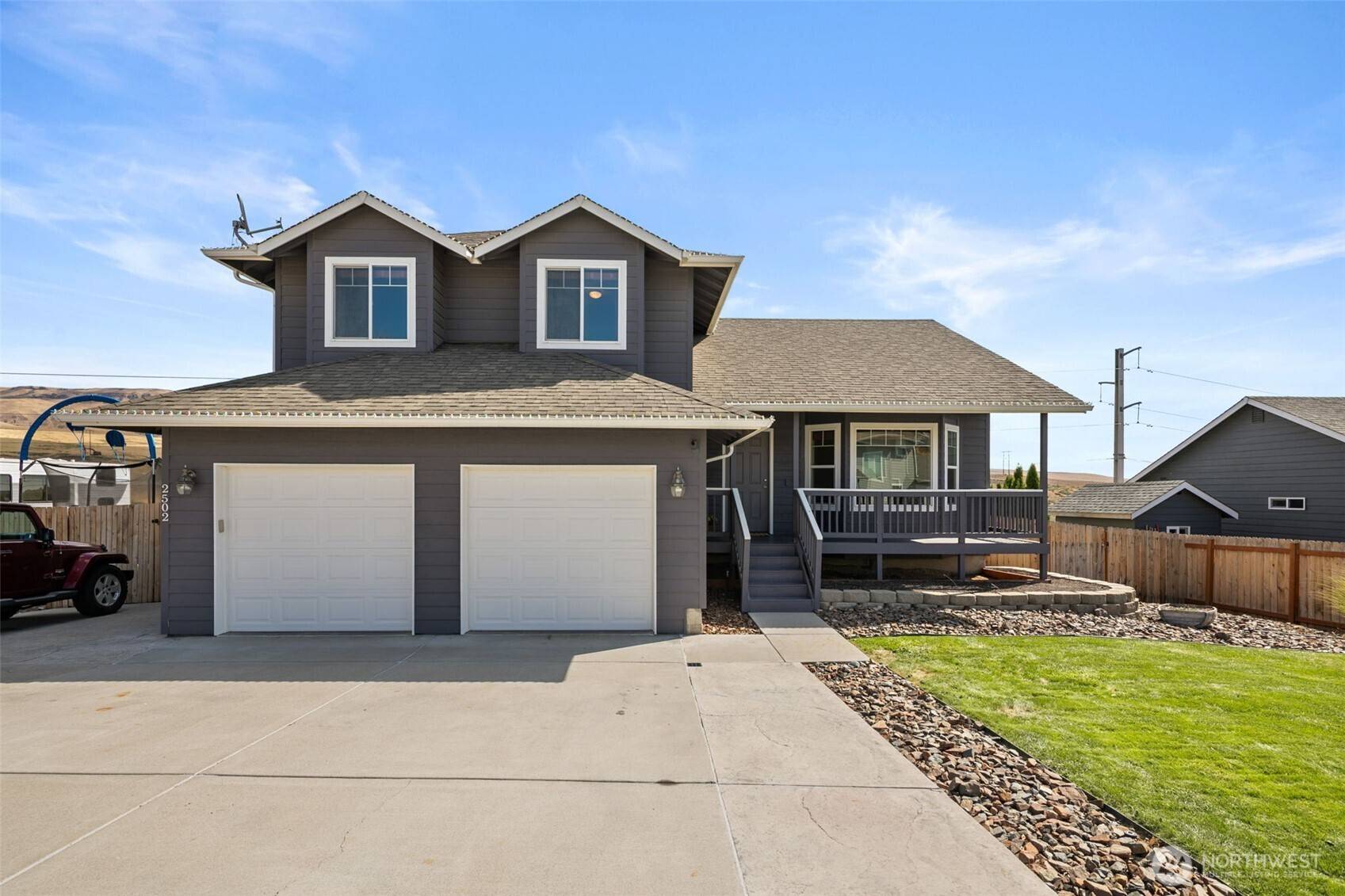 2502 Harvester Loop, East Wenatchee, WA 98802