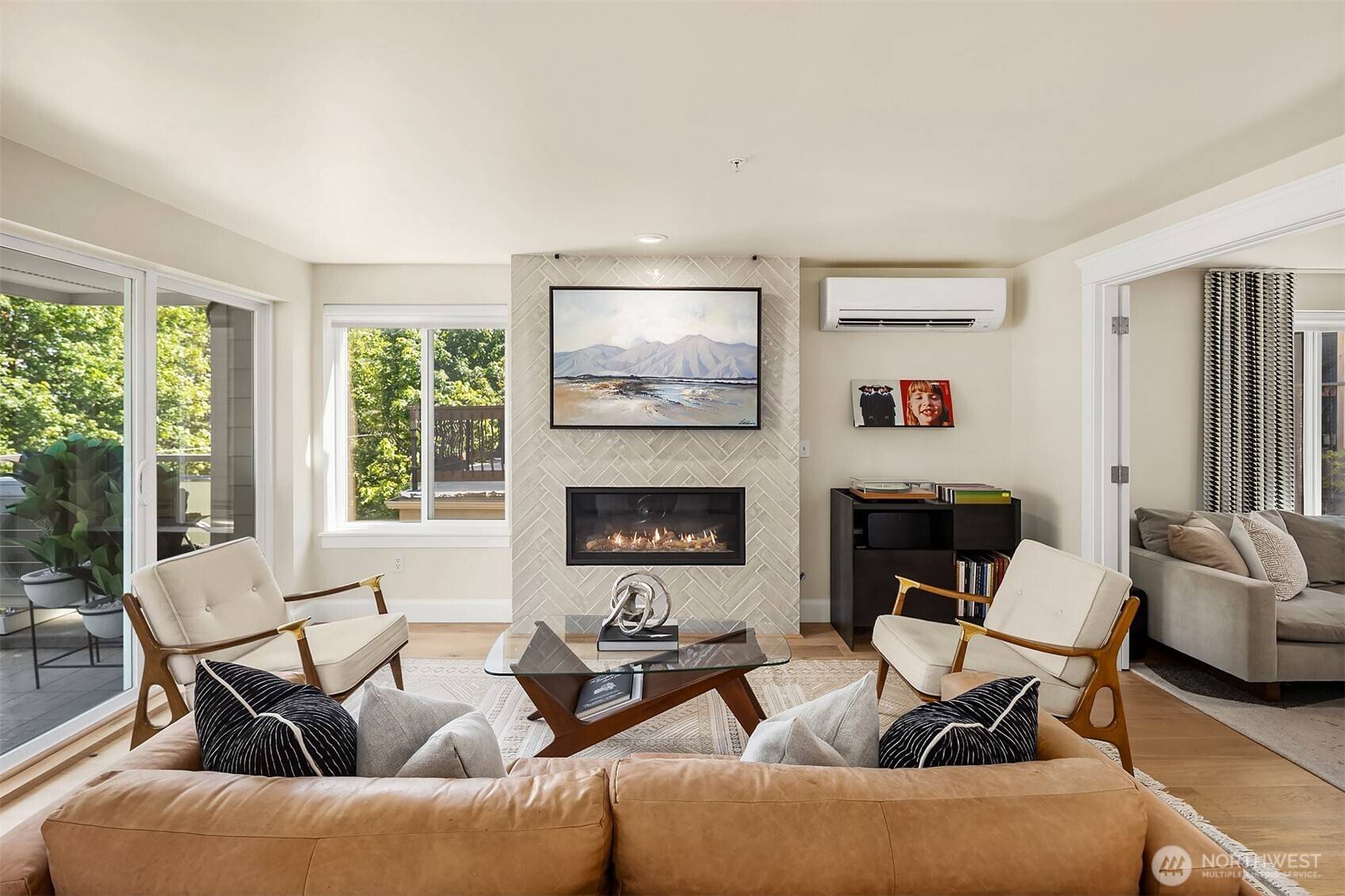 2334 Thorndyke AVE W #301, Seattle, WA 98199