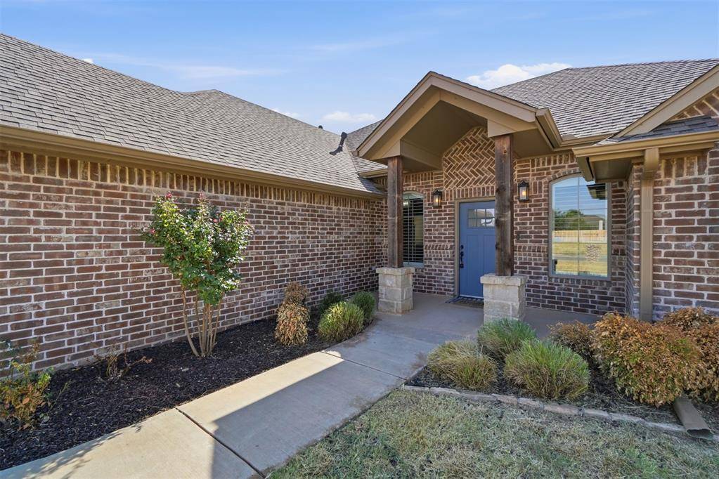 3613 Regal DR, Altus, OK 73521