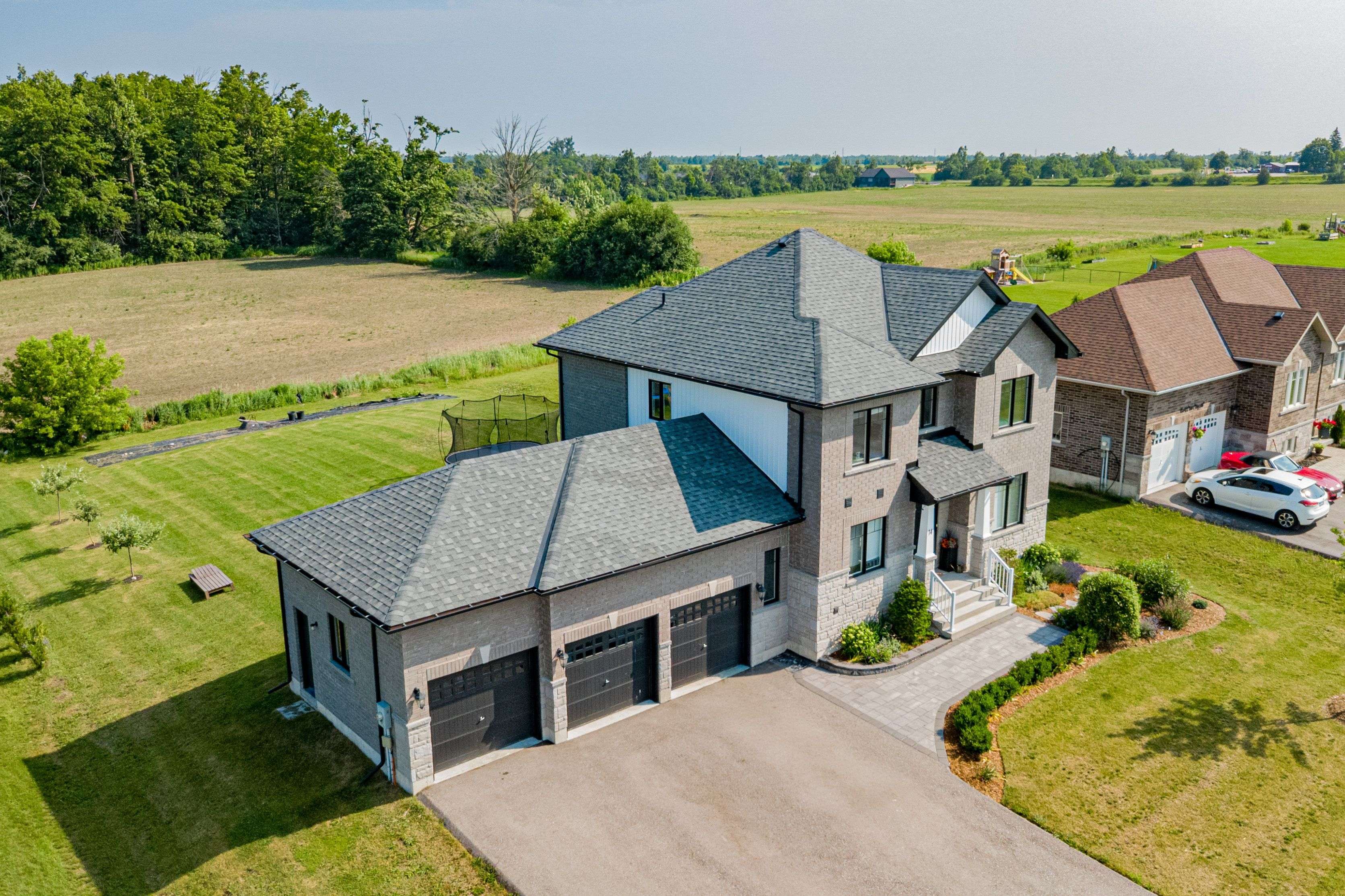 14 McCrae CRES, Kawartha Lakes, ON K0M 2T0
