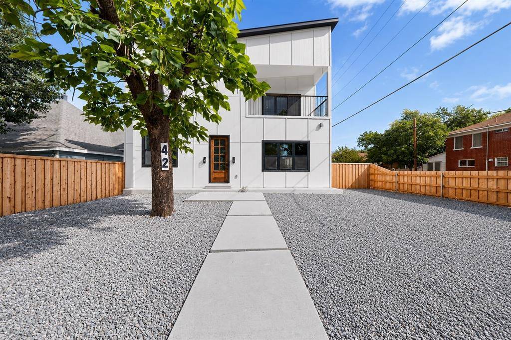 427 E 9TH ST Street, Dallas, TX 75203