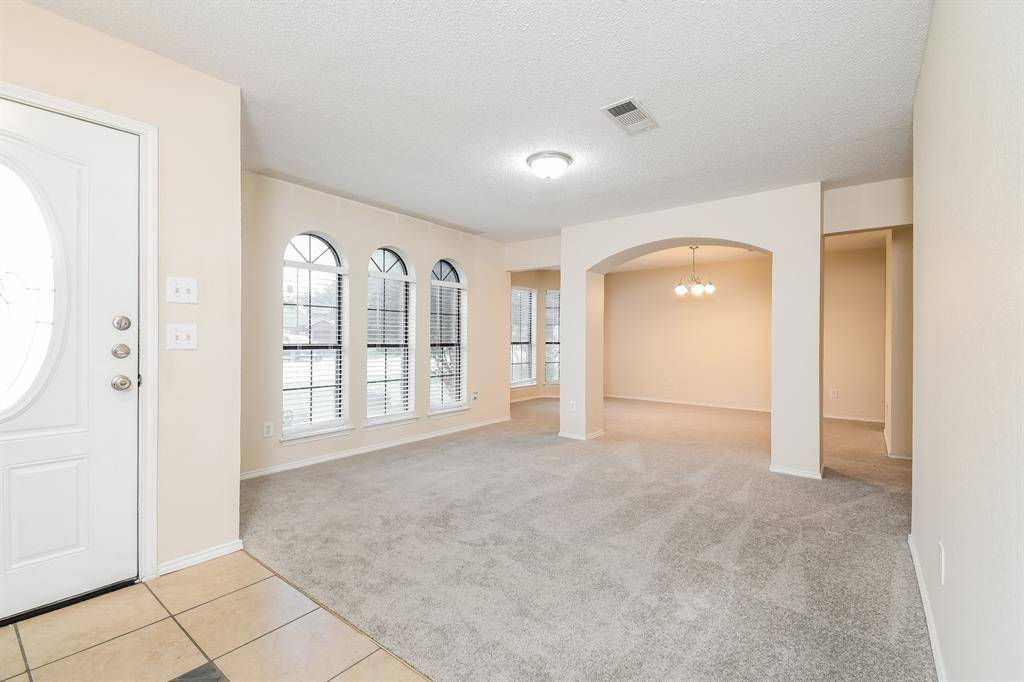 905 Shady Brook Lane, Cedar Hill, TX 75104