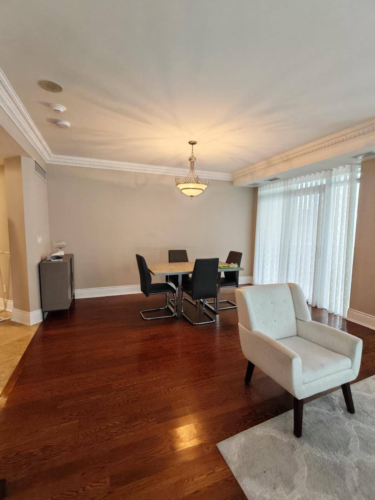 10 Bellair ST #902, Toronto C02, ON M5R 3T8