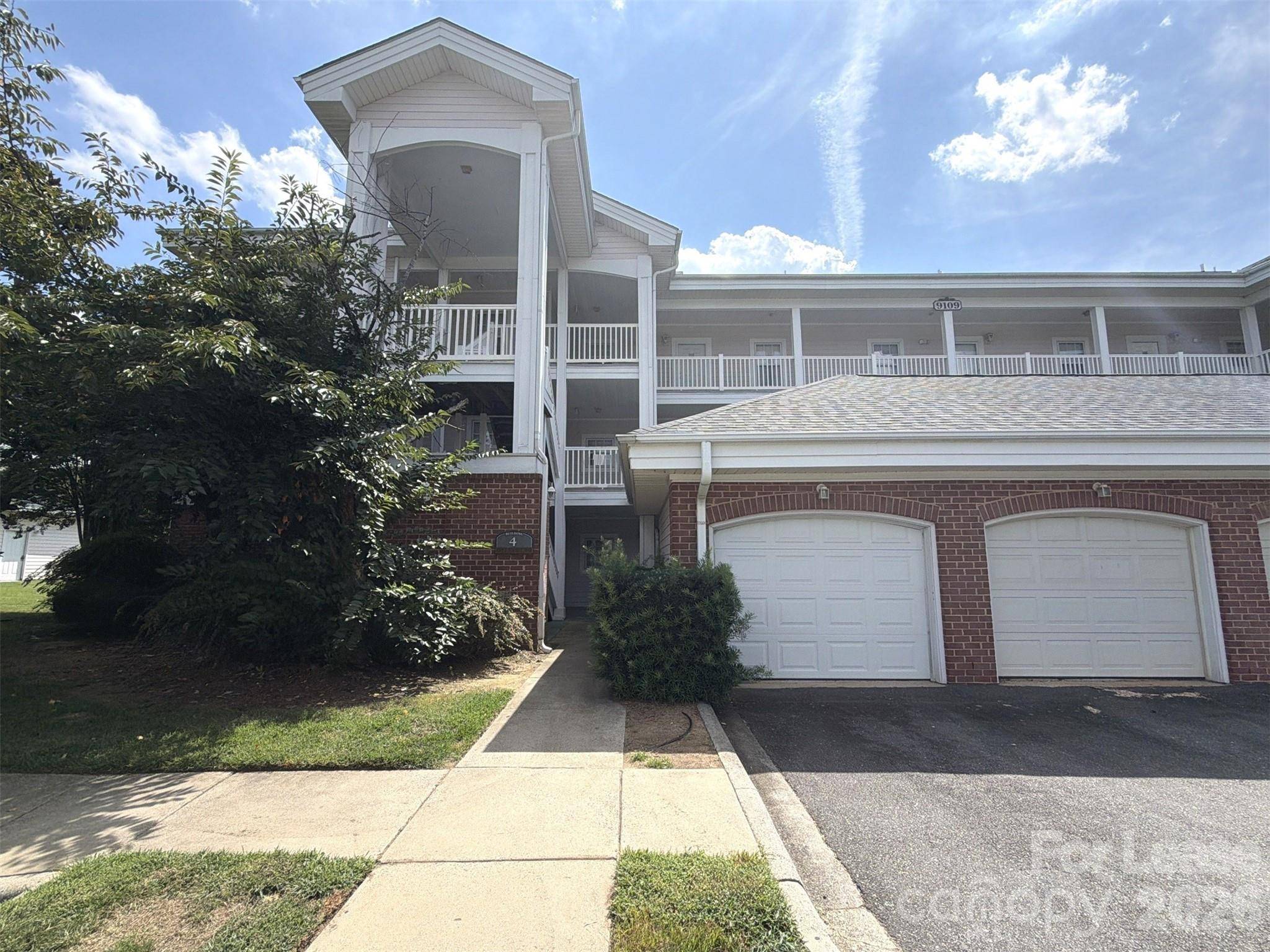 9113 Meadow Vista RD, Charlotte, NC 28213