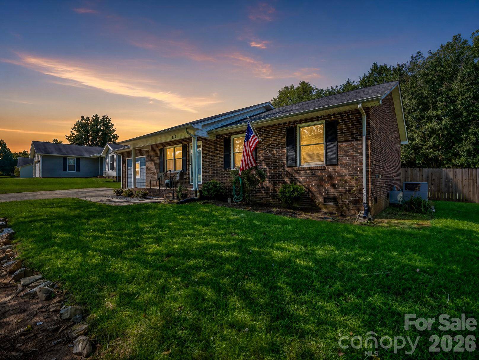 123 College Manor DR, Shelby, NC 28152