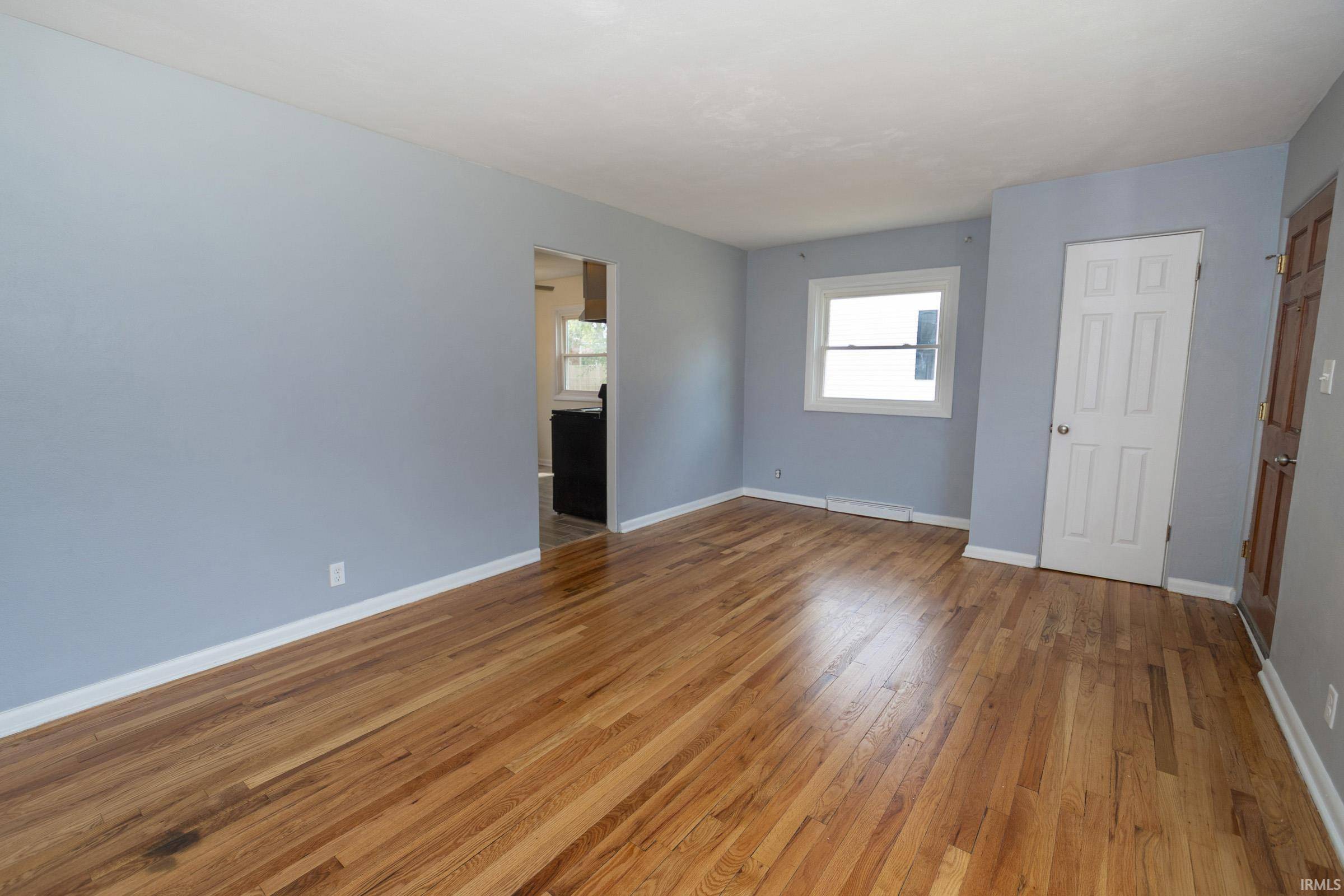 2214 Rockne DR, South Bend, IN 46615-3430