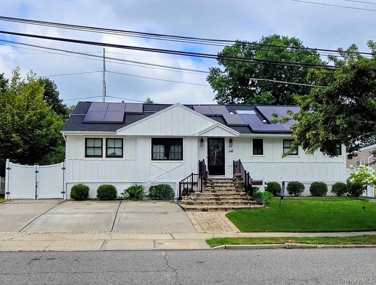 49 Miller BLVD, Syosset, NY 11791