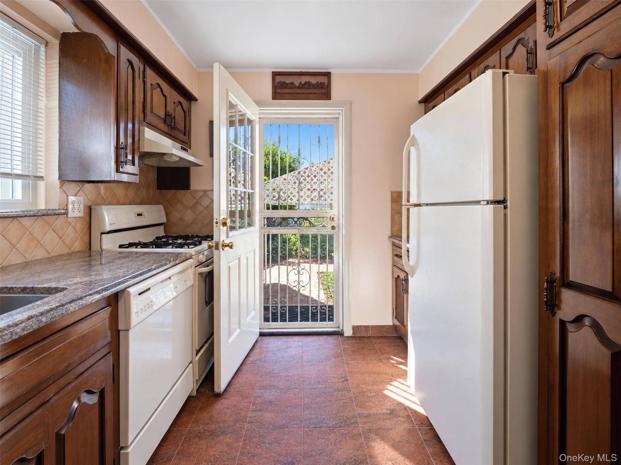1610 Astor AVE, Bronx, NY 10469