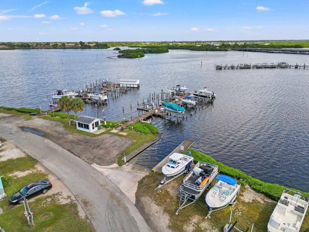 60 BRADEN CASTLE DR, Bradenton, FL 34208