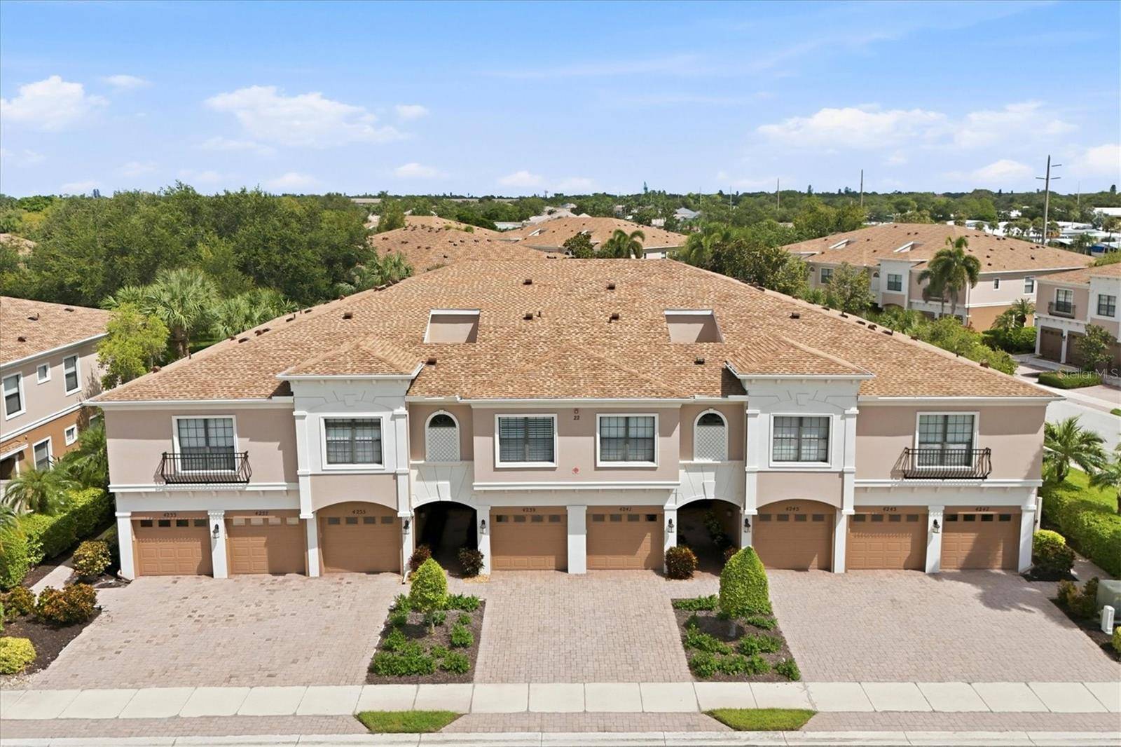4239 OVERTURE CIR, Bradenton, FL 34209