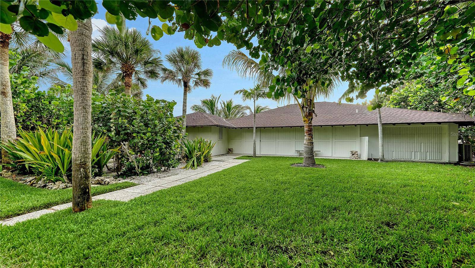 2417 CASEY KEY RD, Nokomis, FL 34275