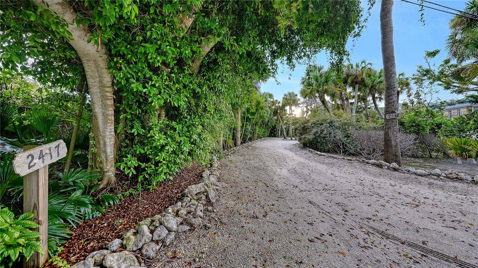 2417 CASEY KEY RD, Nokomis, FL 34275