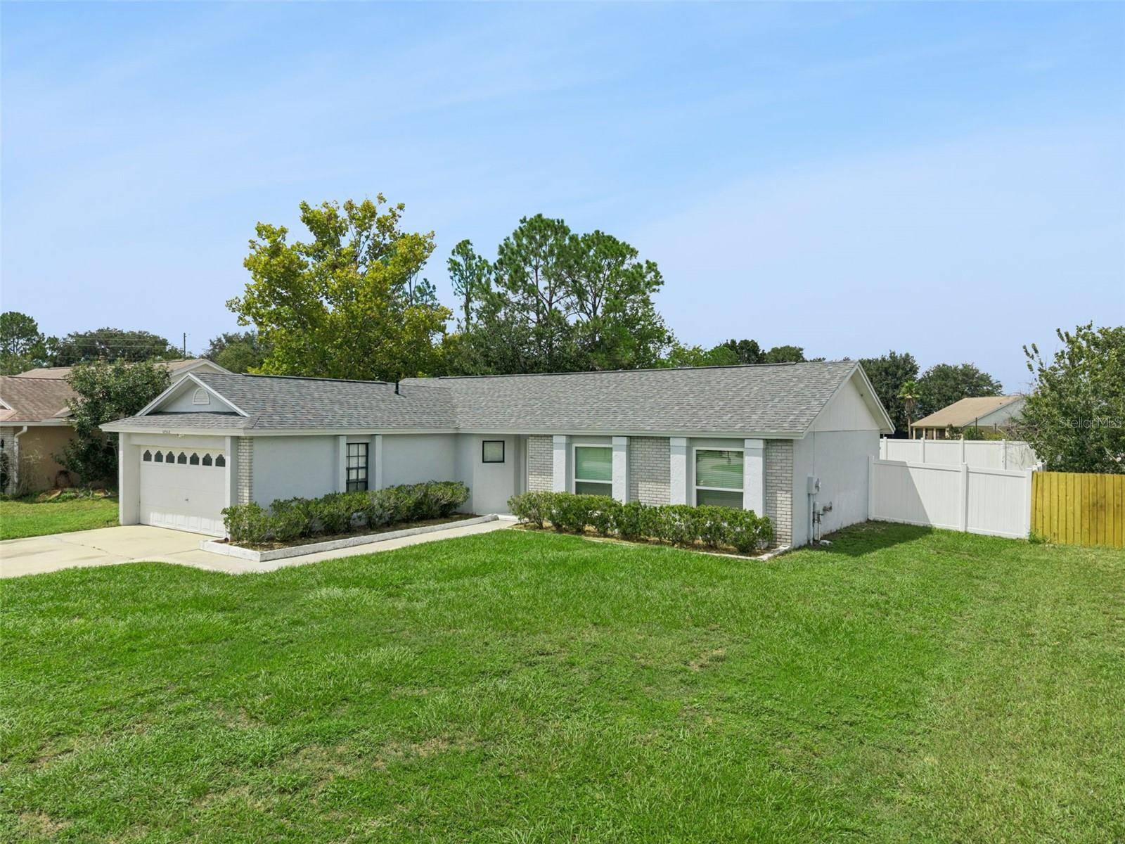 15512 HIDDEN LAKE CIR, Clermont, FL 34711