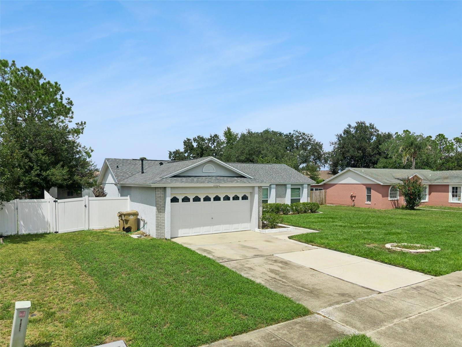 15512 HIDDEN LAKE CIR, Clermont, FL 34711