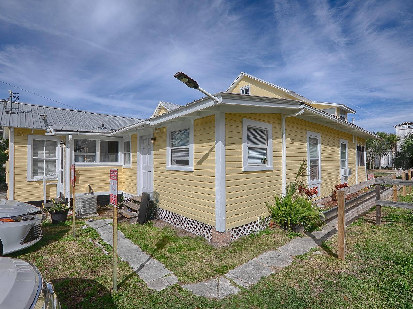 422 & 426 E CITRUS AVE, Eustis, FL 32726