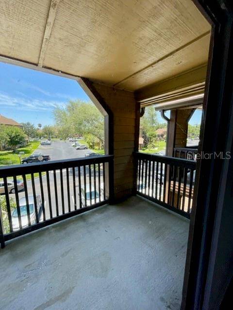 315 LAKEPOINTE DR #302, Altamonte Springs, FL 32701