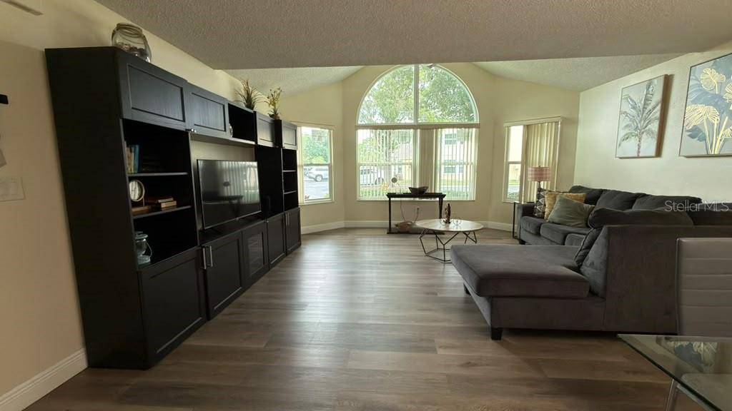 5003 LAGUNA BAY CIR #15, Kissimmee, FL 34746