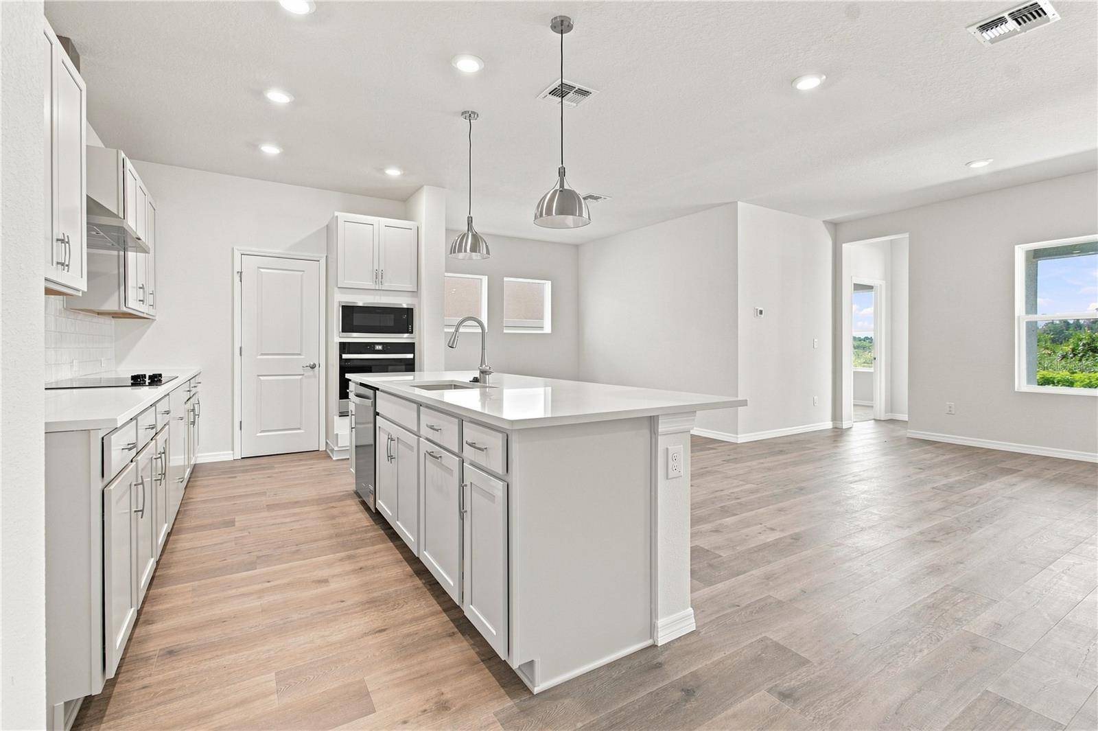 3435 YELLOW CASSIA DR, Wesley Chapel, FL 33543