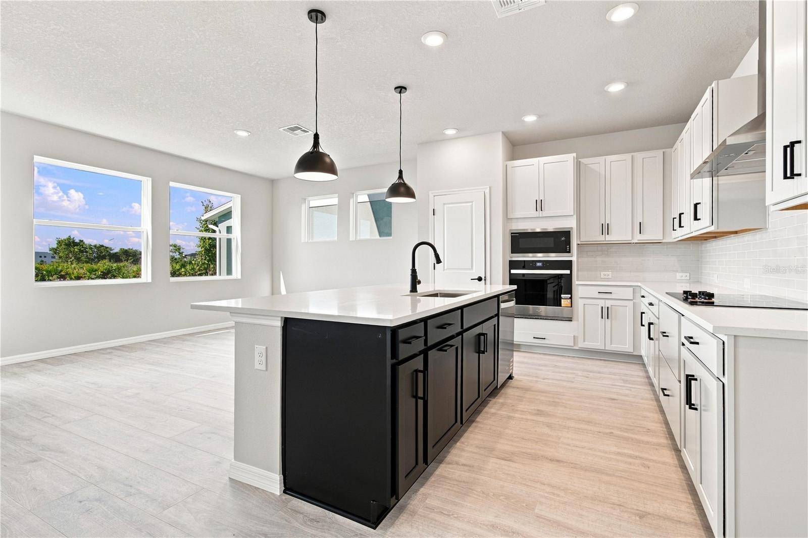 3395 YELLOW CASSIA DR, Wesley Chapel, FL 33543