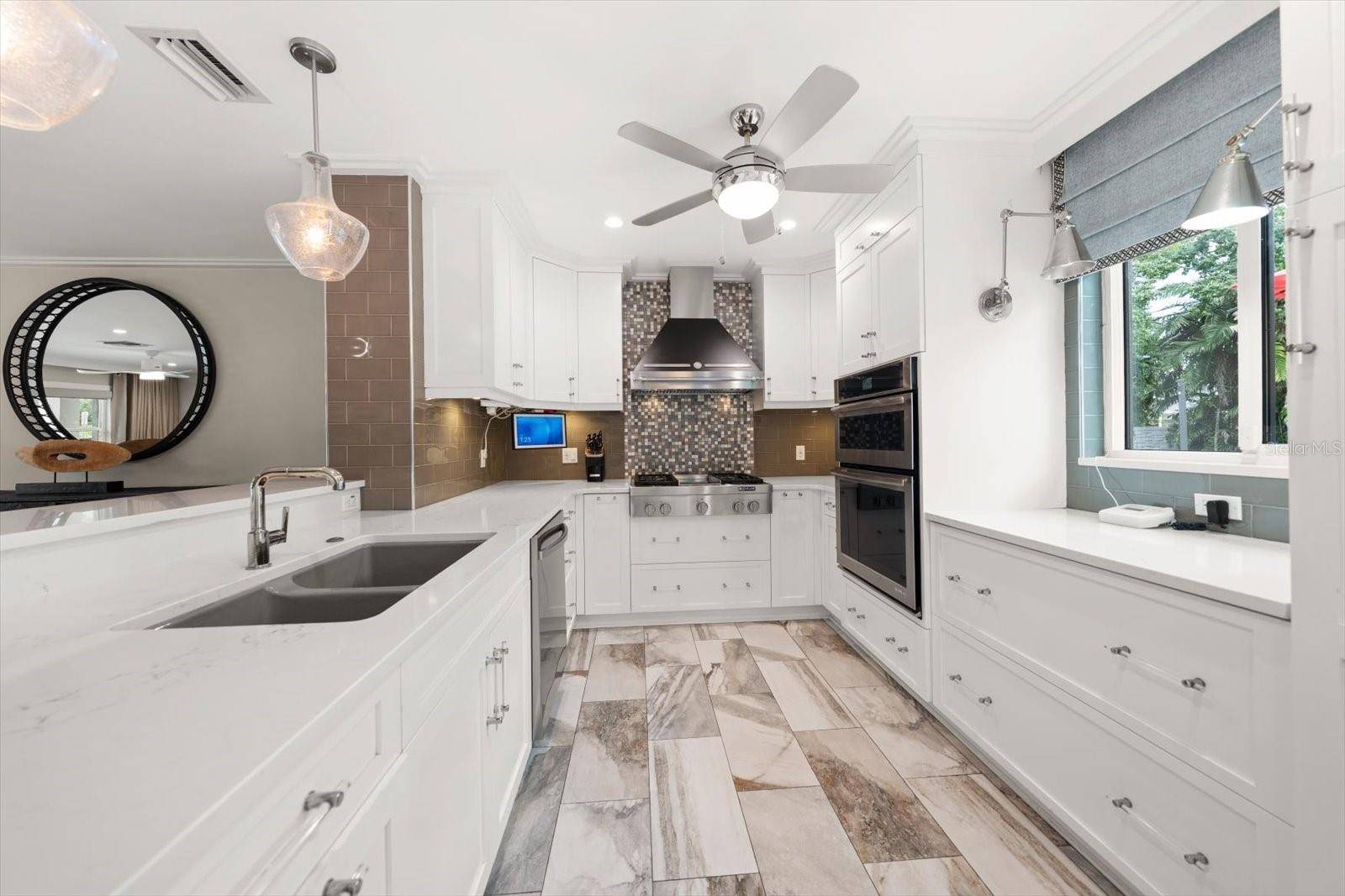 1621 INDIAN ROCKS RD, Belleair, FL 33756
