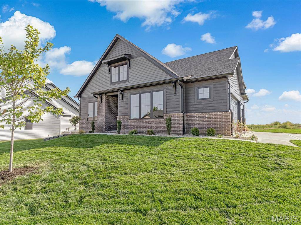 3446 Whiston LN, Edwardsville, IL 62025