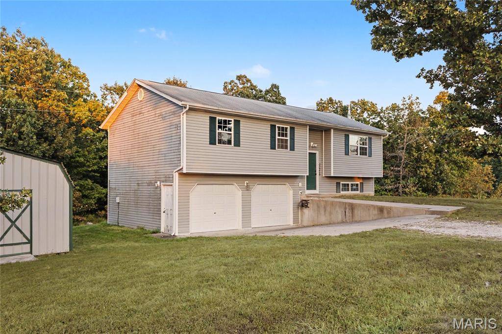 23226 Topo DR, St Robert, MO 65584