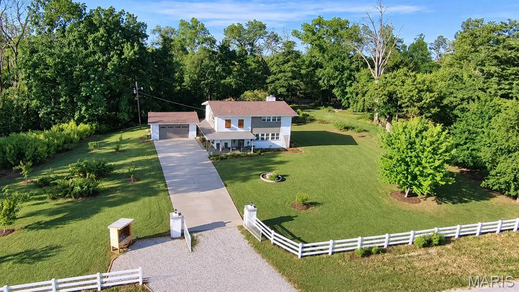 8309 Lebanon RD, Troy, IL 62294