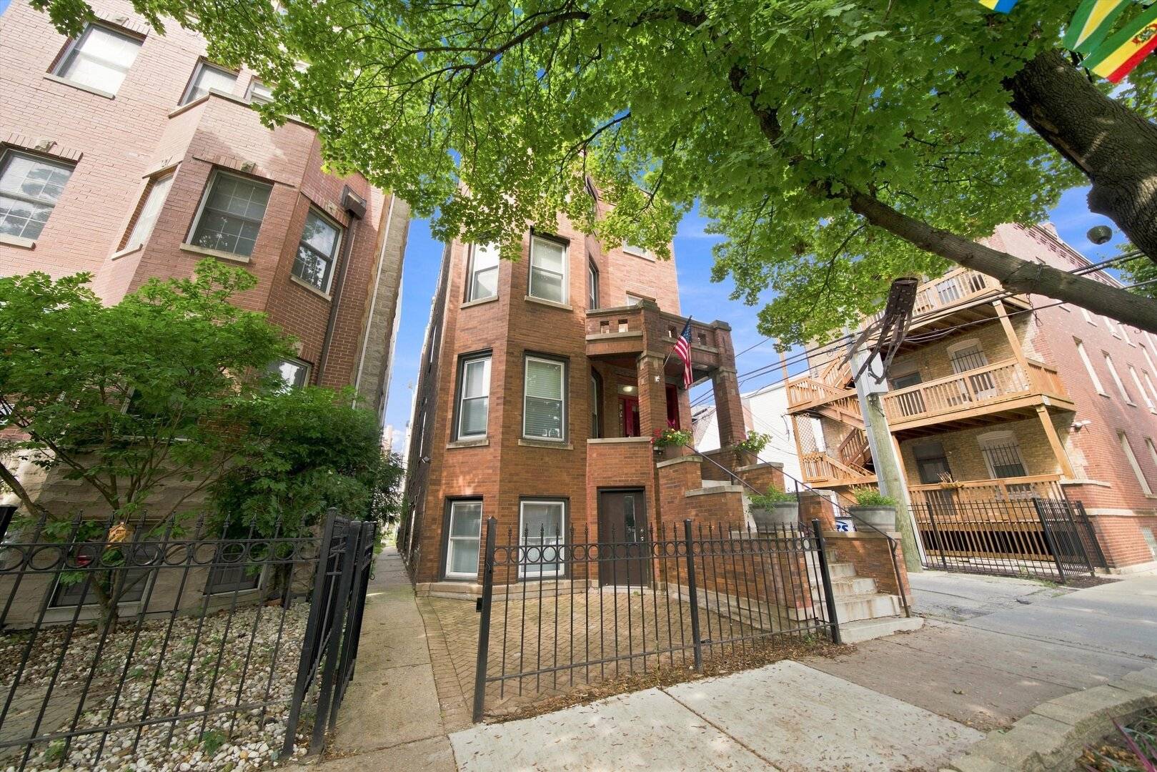 2744 N Bosworth AVE #G, Chicago, IL 60614