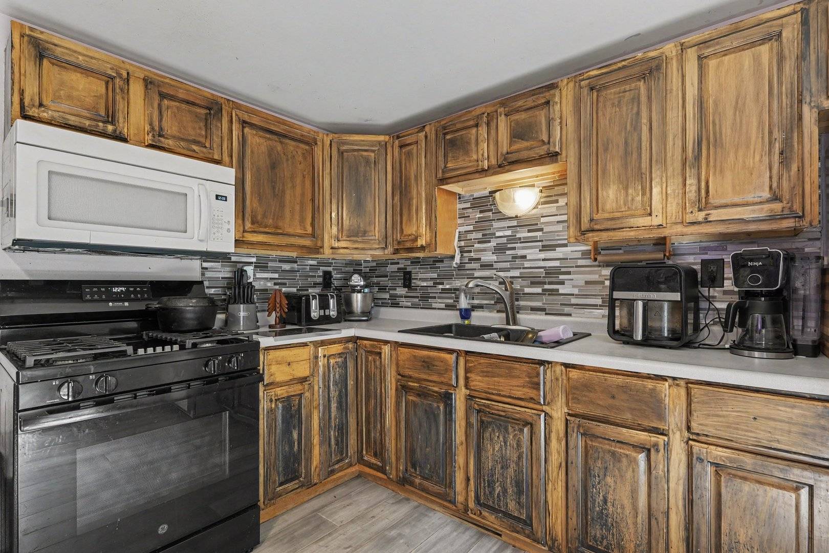 9005 Shady LN, Wonder Lake, IL 60097
