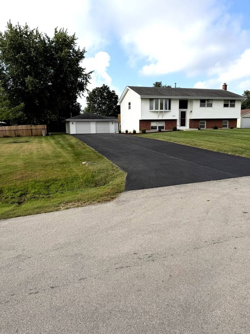 3406 Regan RD, Joliet, IL 60431
