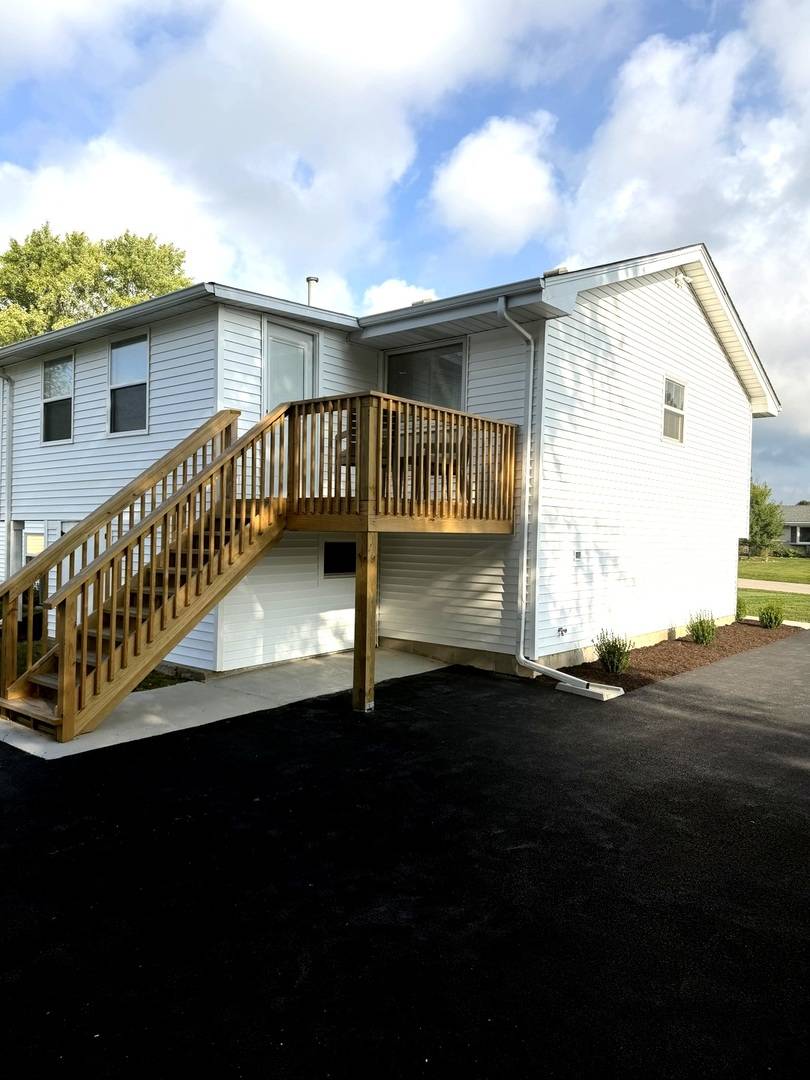 3406 Regan RD, Joliet, IL 60431